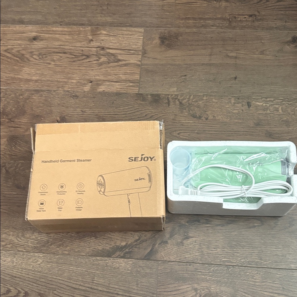 Sejoy Green Handheld Garment Steamer